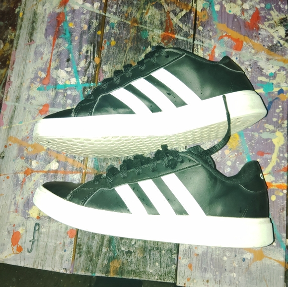 Shoes - Picture 2 of 3